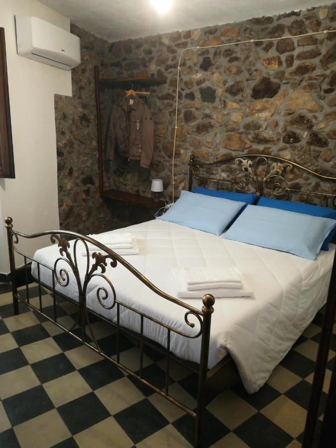 Bed and Breakfast Deiana Santu Lussurgiu Zimmer foto